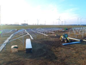 stawianie konstrukcji PV